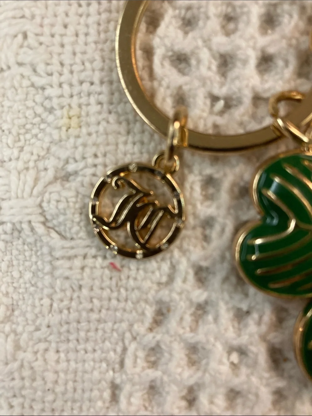 Rare Juicy Couture NWOT Green Enamel Four-Leaf Clover Keychain with Gold Accents